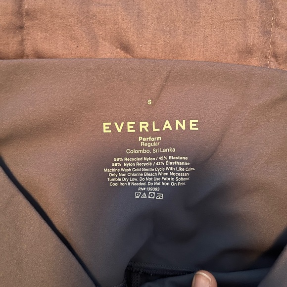 🚨MINOR FLAW🚨Everlane Perform Leggings in Ocean Blue - Picture 3 of 4